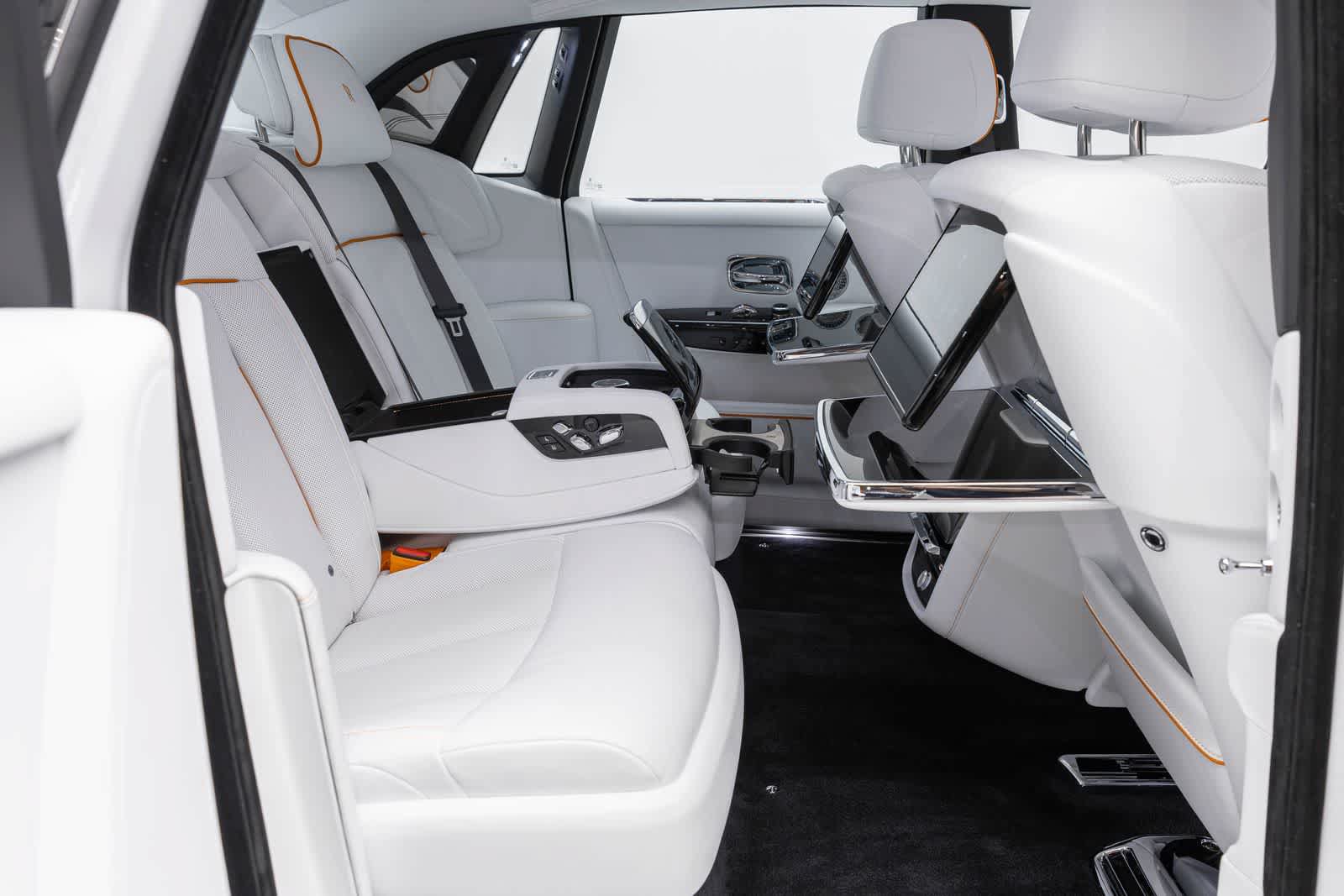 New 2027 Rolls-Royce Phantom Sedan RWD image 10