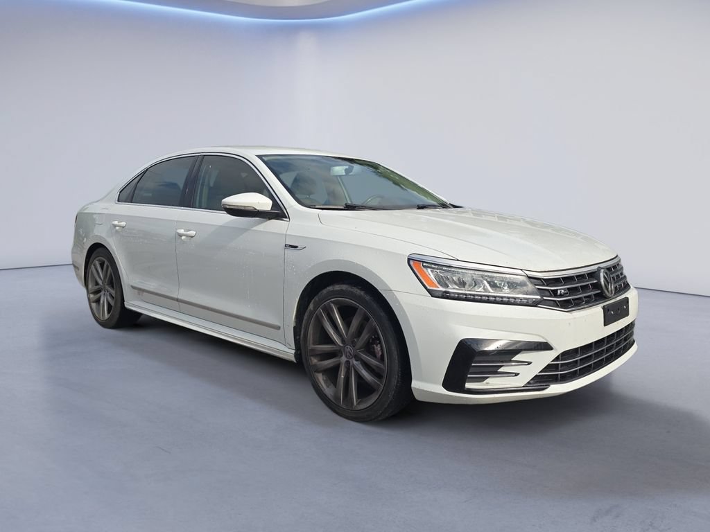 Used 2017 Volkswagen Passat 1.8T R-Line FWD image 9