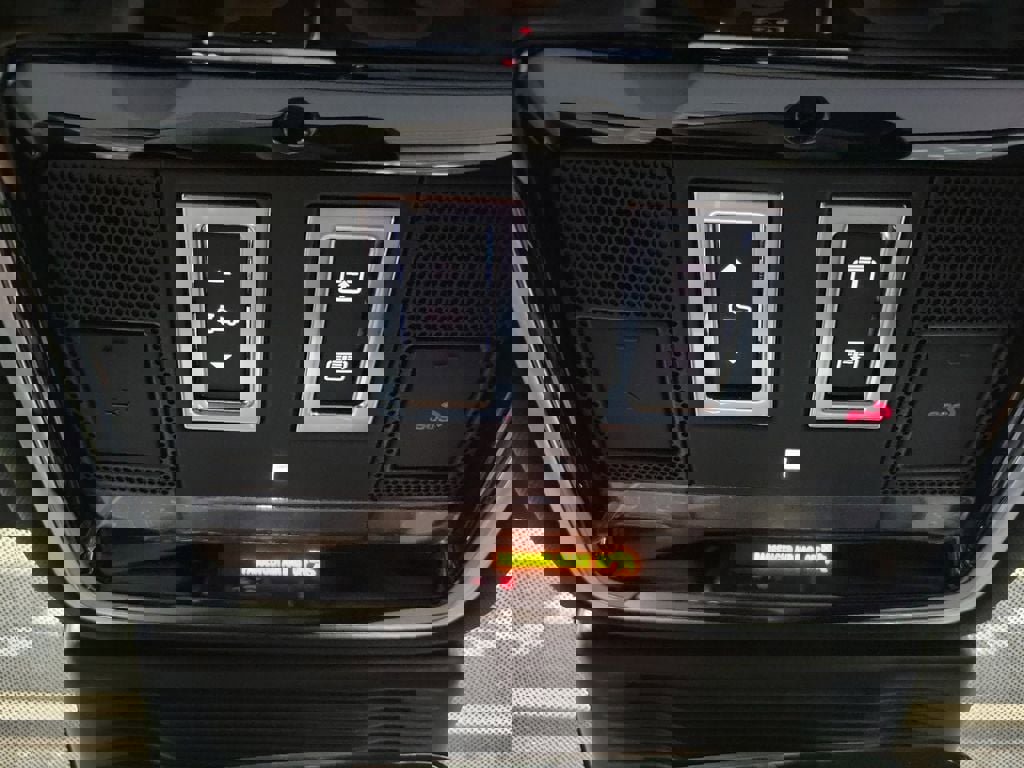 New 2026 Land Rover Range Rover Velar Dynamic SE image 21