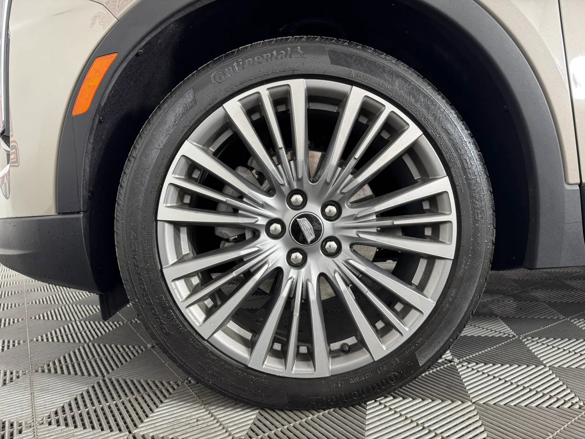 Used 2024 Cadillac XT4 Premium Luxury w/ Technology Package AWD/4WD image 50