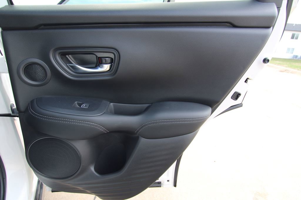 Used 2023 Honda HR-V EX-L image 43
