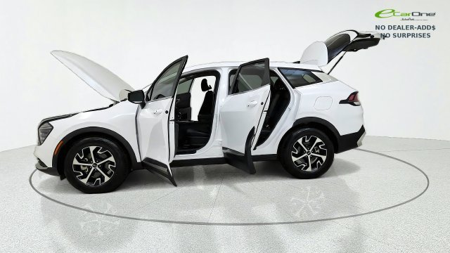 Used 2025 Kia Sportage EX FWD image 15