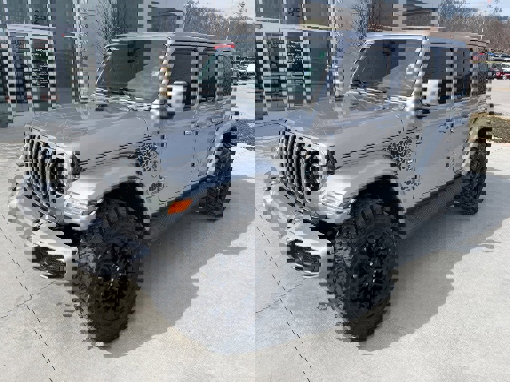 Used 2020 Jeep Wrangler Unlimited Sahara image 1