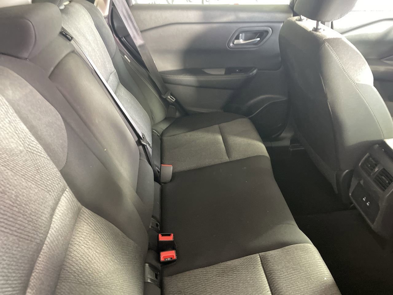 Used 2025 Nissan Rogue SV FWD image 23