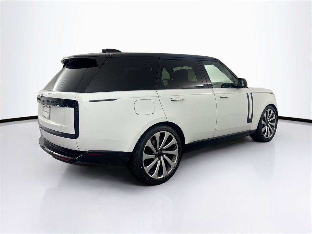 New 2026 Land Rover Range Rover SE image 5
