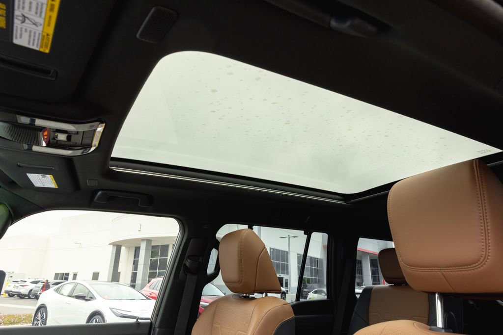 Used 2025 Lexus GX 550 w/ Accessory Package (Z1) AWD/4WD image 13
