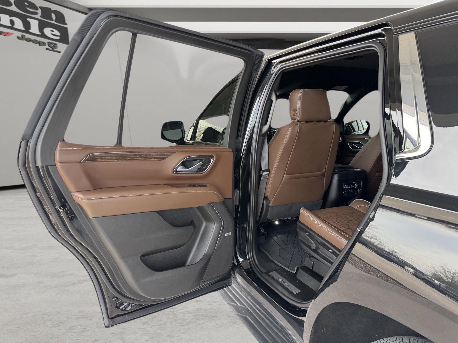 Used 2024 Chevrolet Tahoe High Country AWD/4WD image 29
