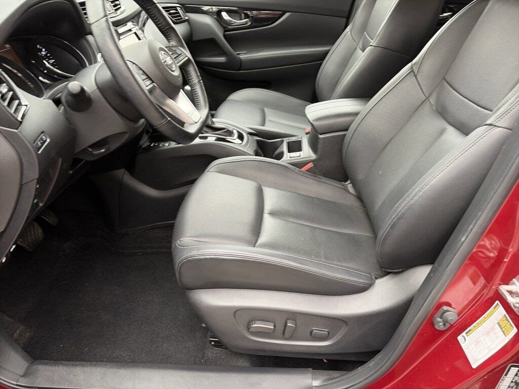 Certified 2022 Nissan Rogue Sport SL w/ Premium Package image 31