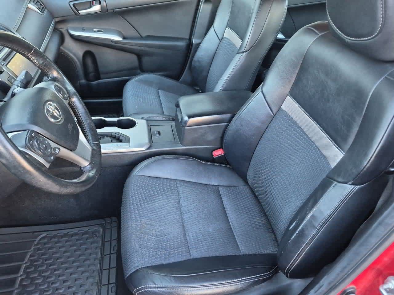 Used 2013 Toyota Camry SE FWD image 16