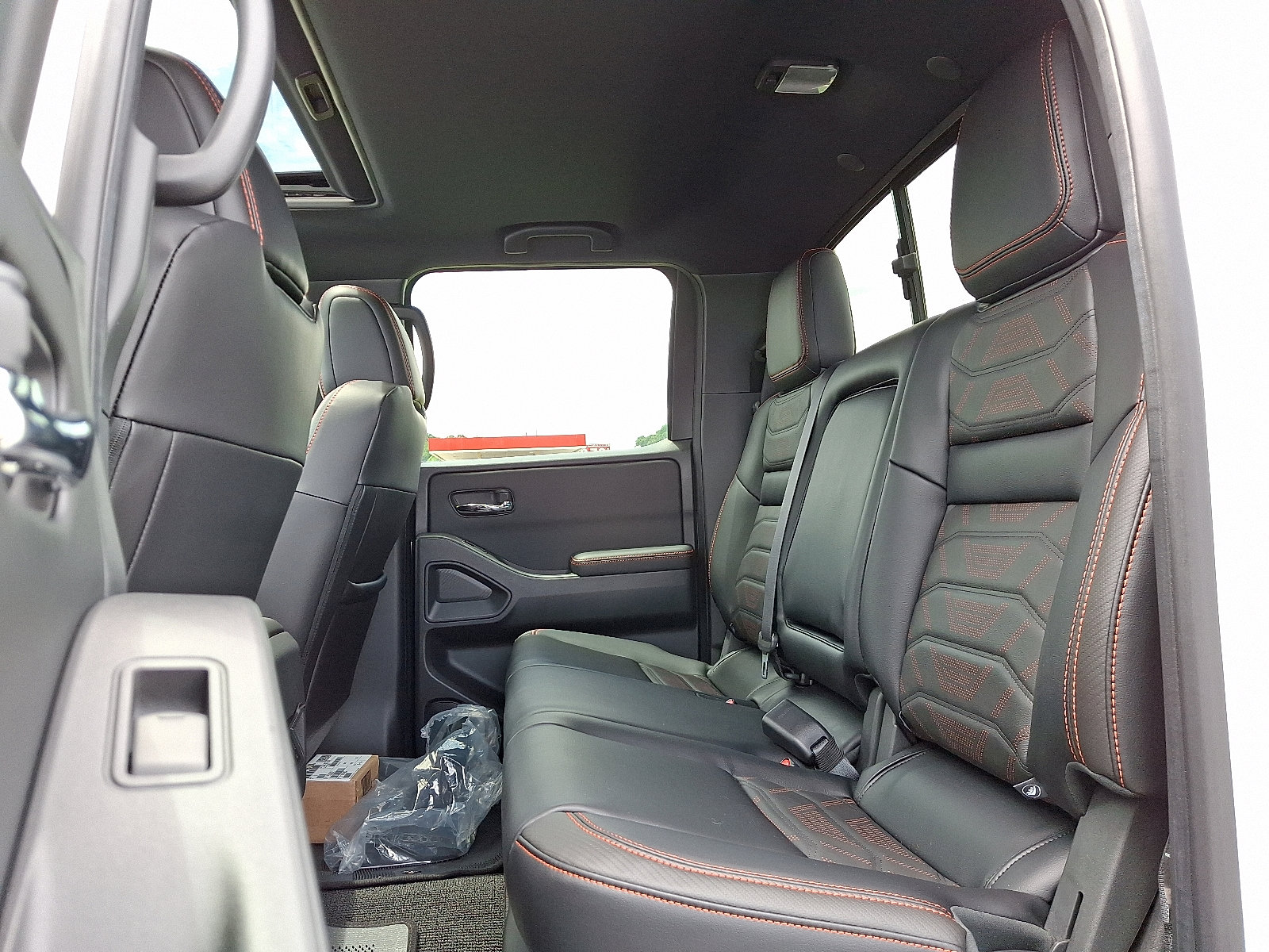 New 2025 Nissan Frontier PRO-4X w/ Pro Premium Package image 5