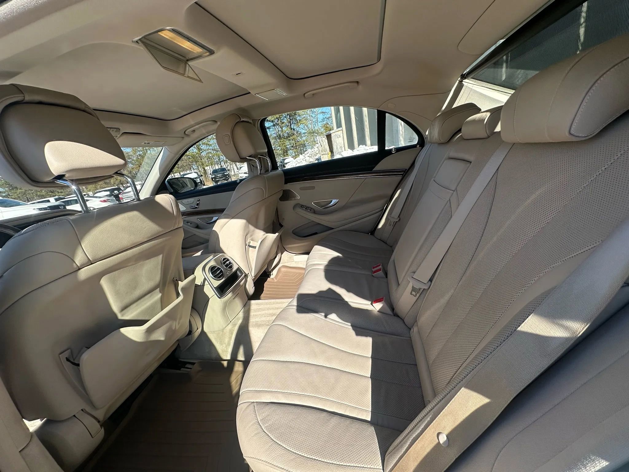 Used 2015 Mercedes-Benz S 550 Sedan image 21