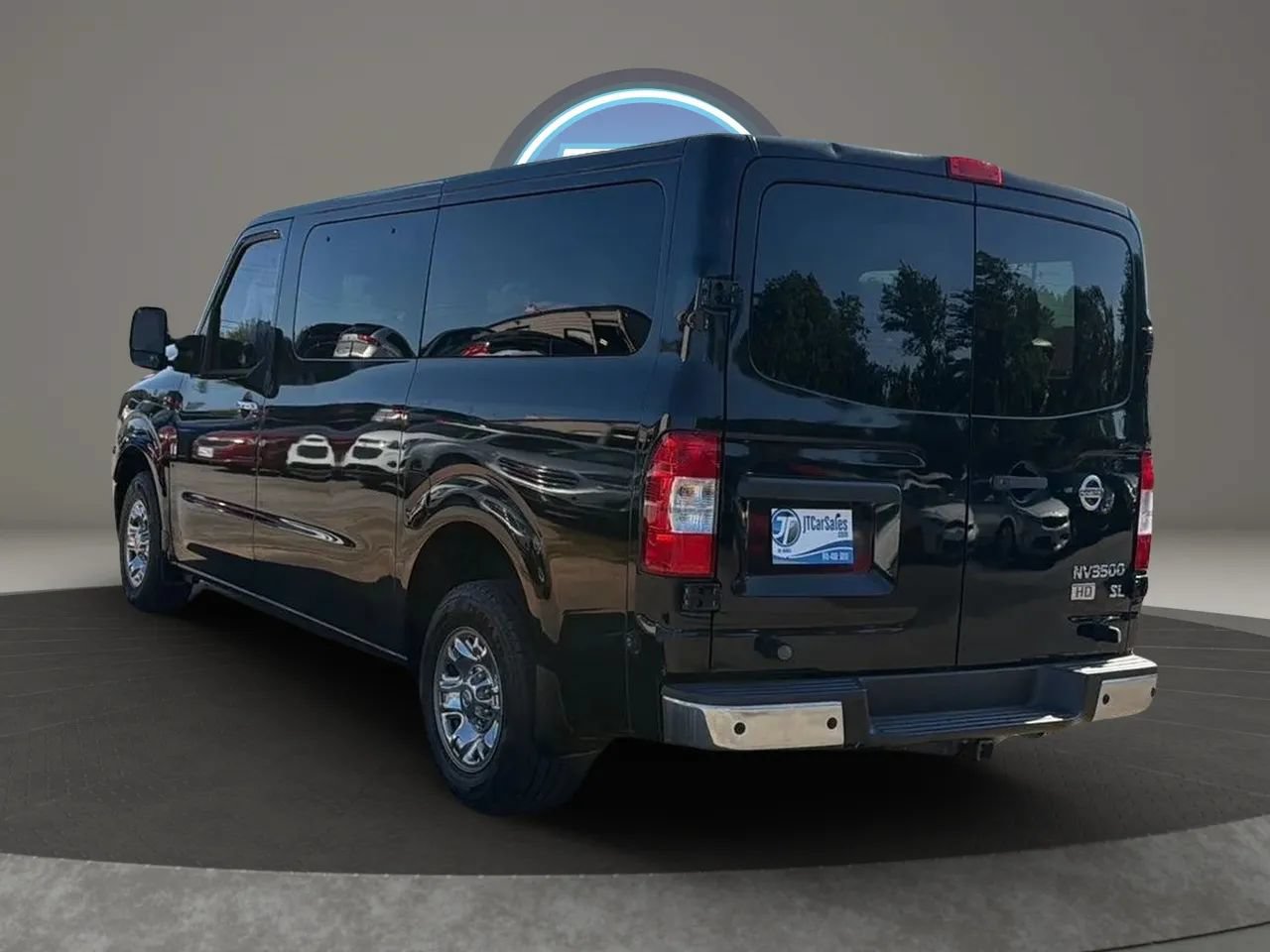 Used 2014 Nissan NV 3500 SL w/ Technology Package RWD image 10