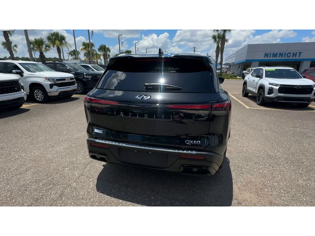 Used 2023 INFINITI QX60 Luxe w/ Cargo Package FWD image 3