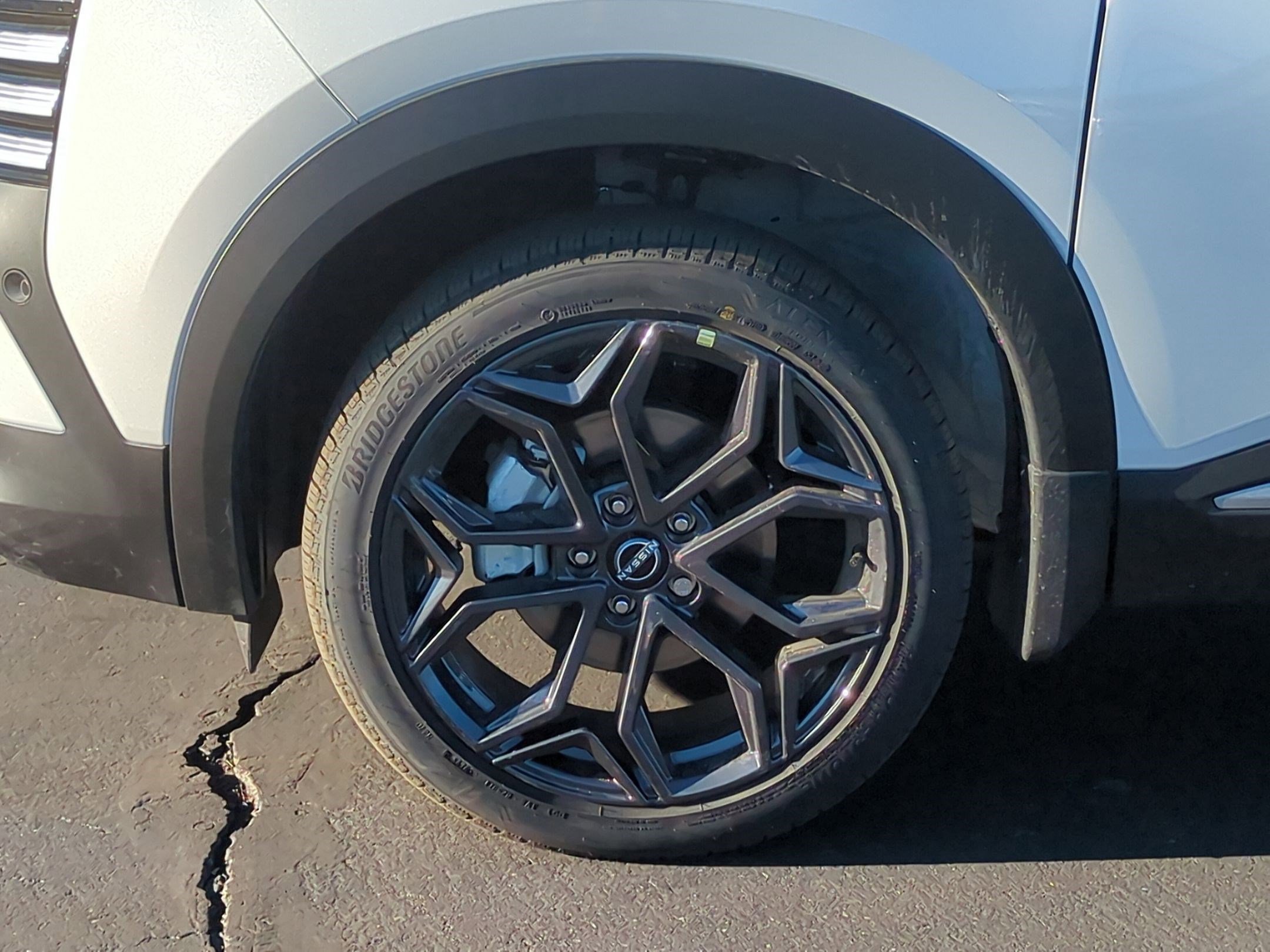 New 2026 Nissan Kicks SR FWD image 9