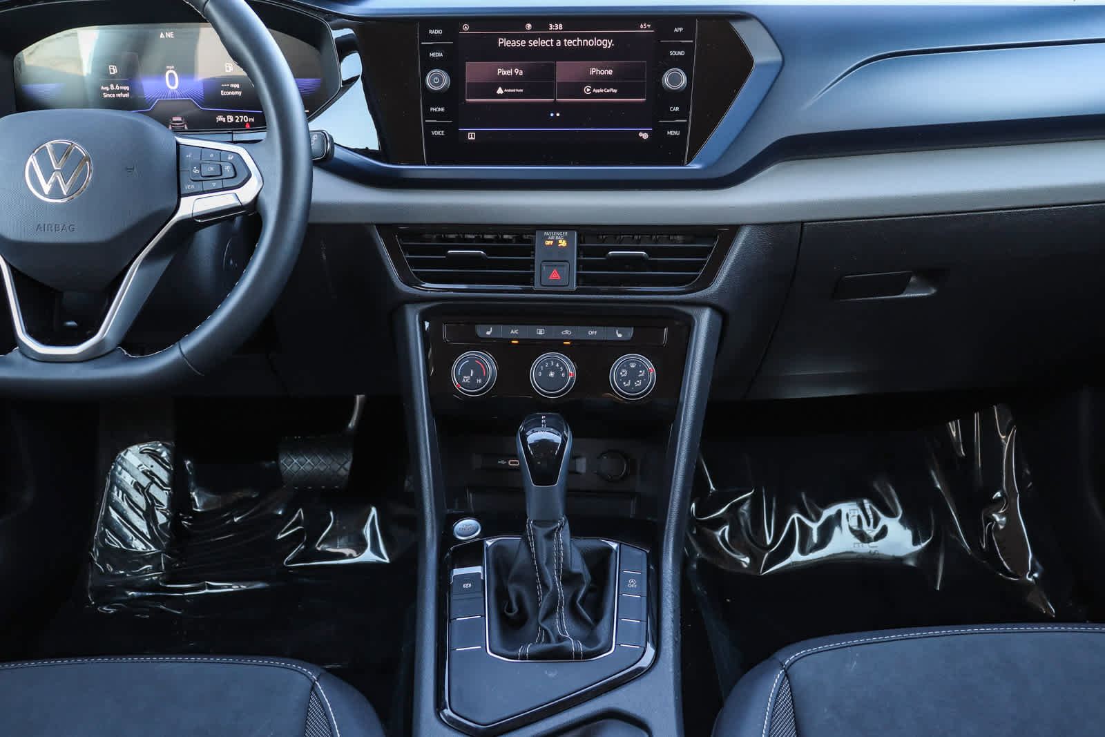 Used 2023 Volkswagen Taos SE image 13