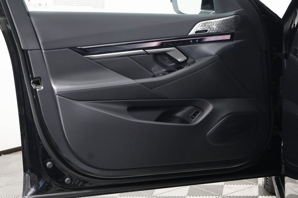 New 2027 BMW i5 eDrive40 AWD/4WD image 7