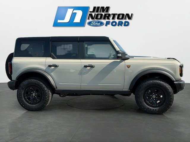 New 2025 Ford Bronco Badlands image 2