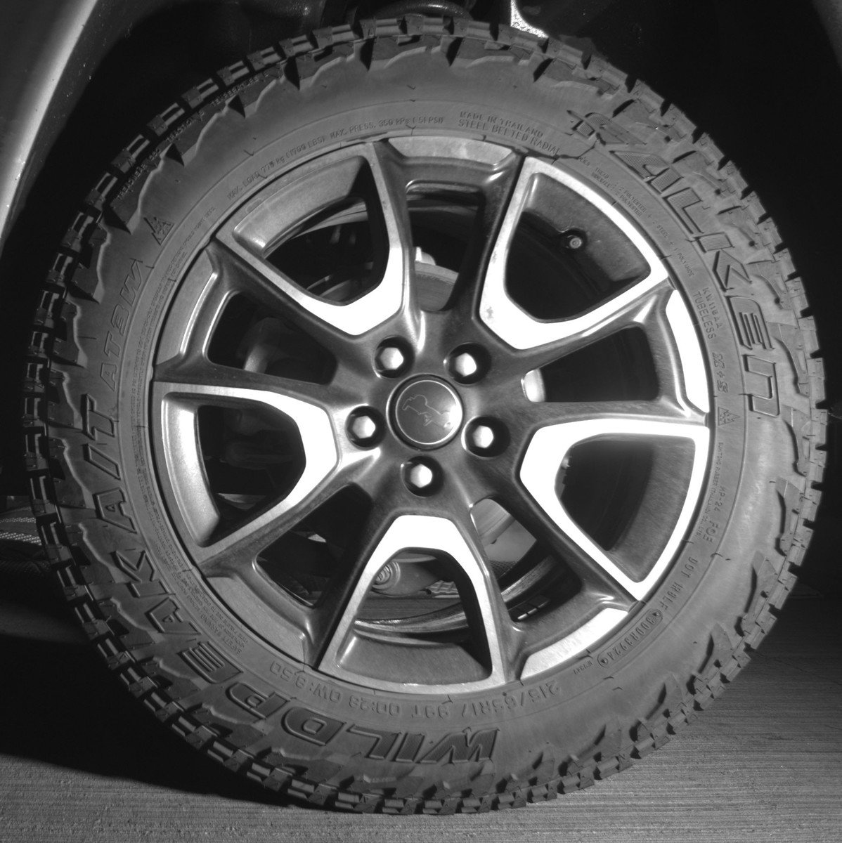 Used 2025 Jeep Compass Trailhawk image 14