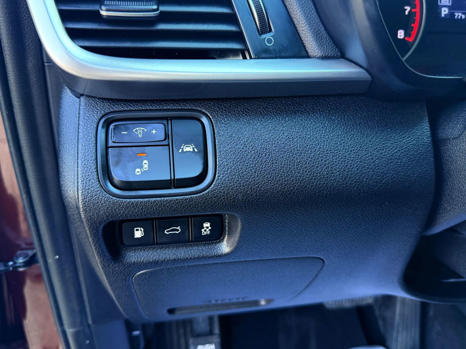 Used 2019 Kia Optima LX image 16