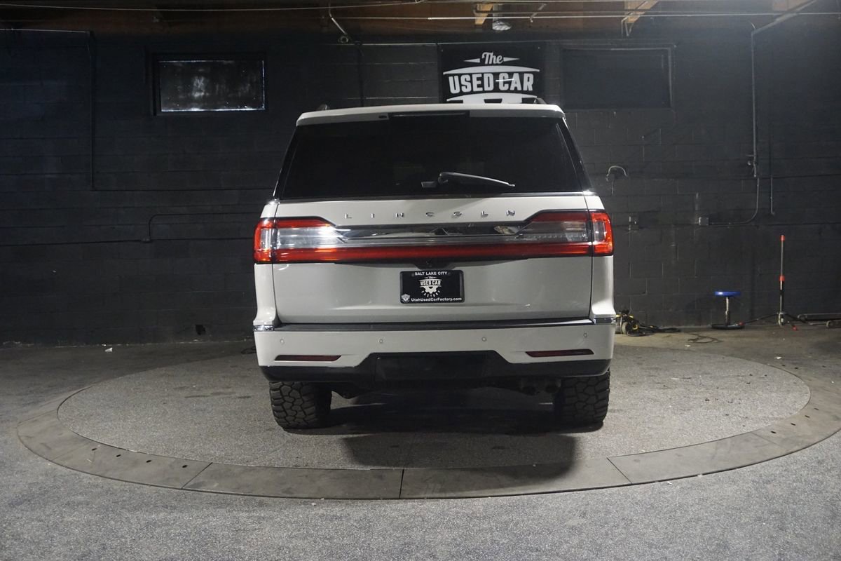 Used 2021 Lincoln Navigator Reserve image 4