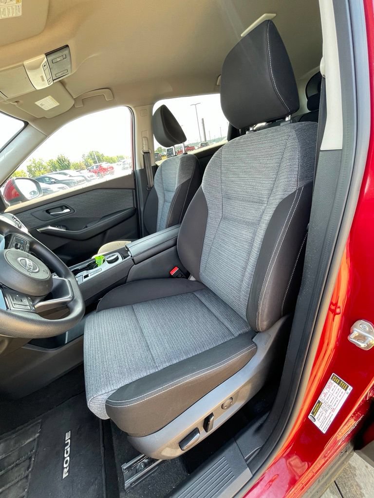 Used 2021 Nissan Rogue SV AWD/4WD image 10