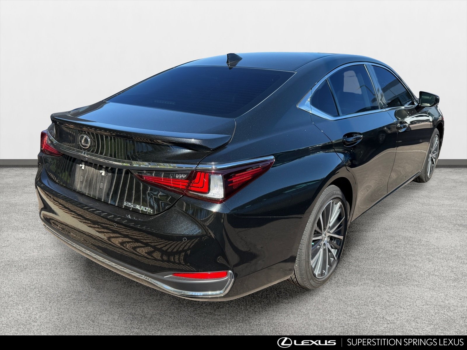 Used 2023 Lexus ES 300h w/ Premium Package FWD image 3