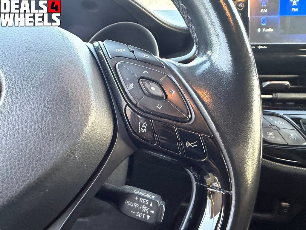 Used 2018 Toyota C-HR XLE FWD image 16