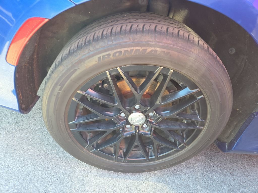 Used 2016 Chrysler 200 Limited image 2