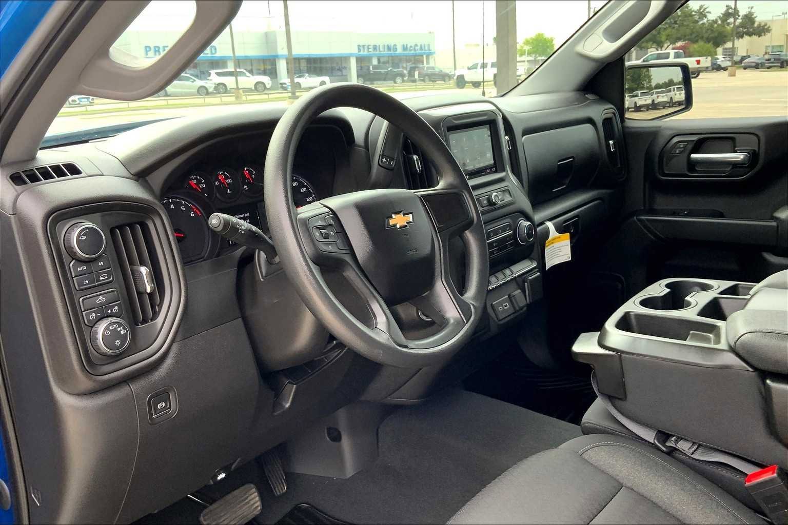 Used 2023 Chevrolet Silverado 1500 Custom image 46