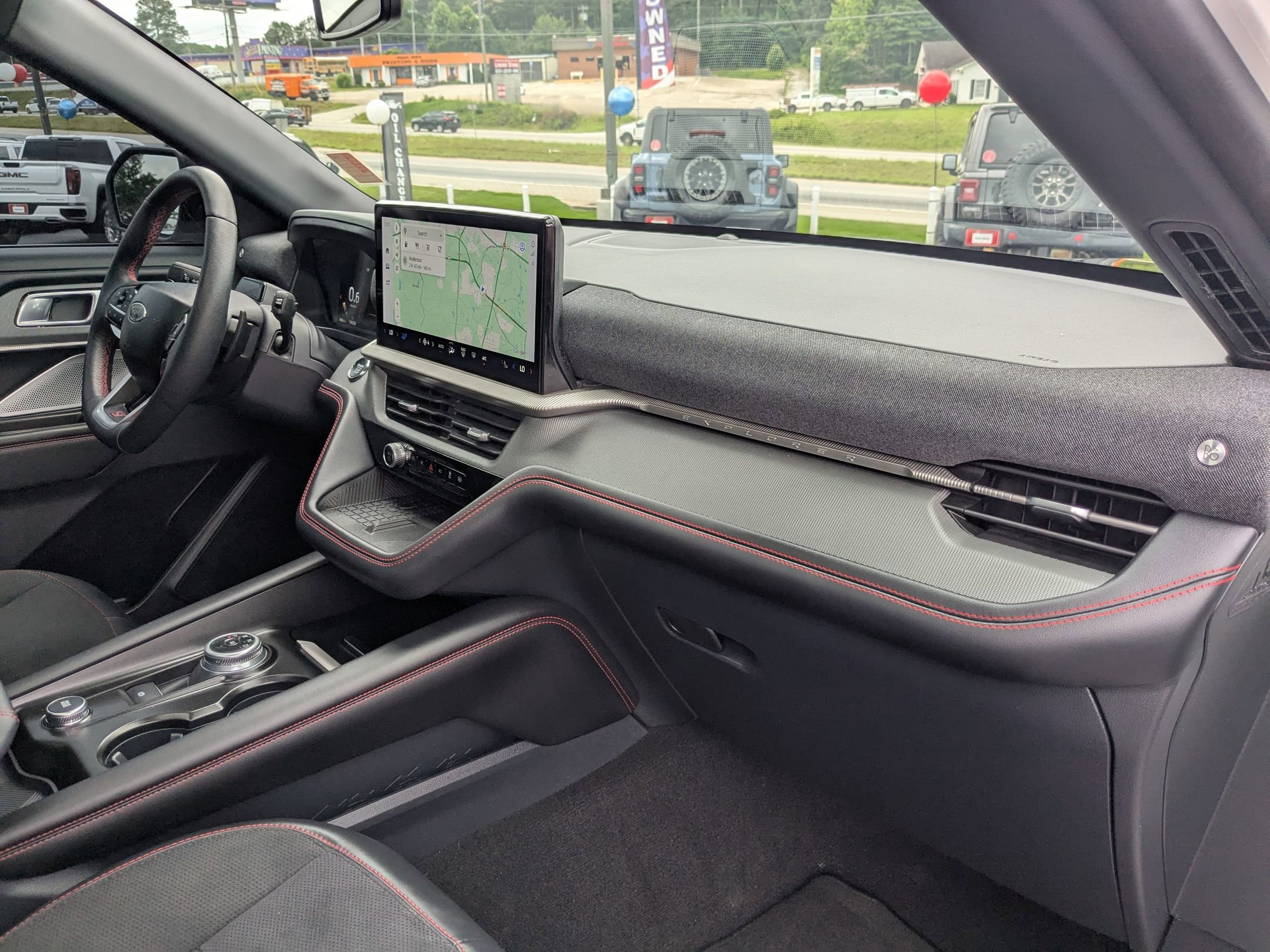 Used 2025 Ford Explorer ST image 30