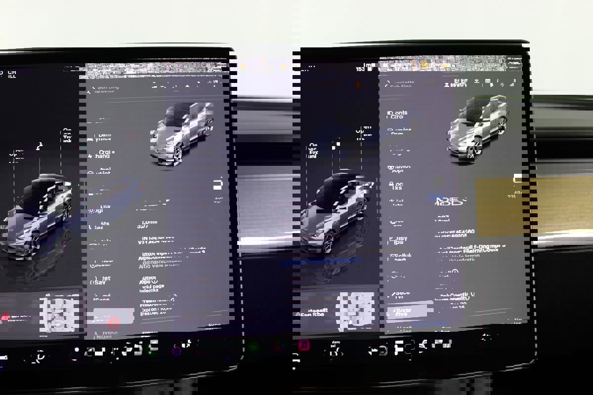 Used 2023 Tesla Model 3 Standard Range image 14