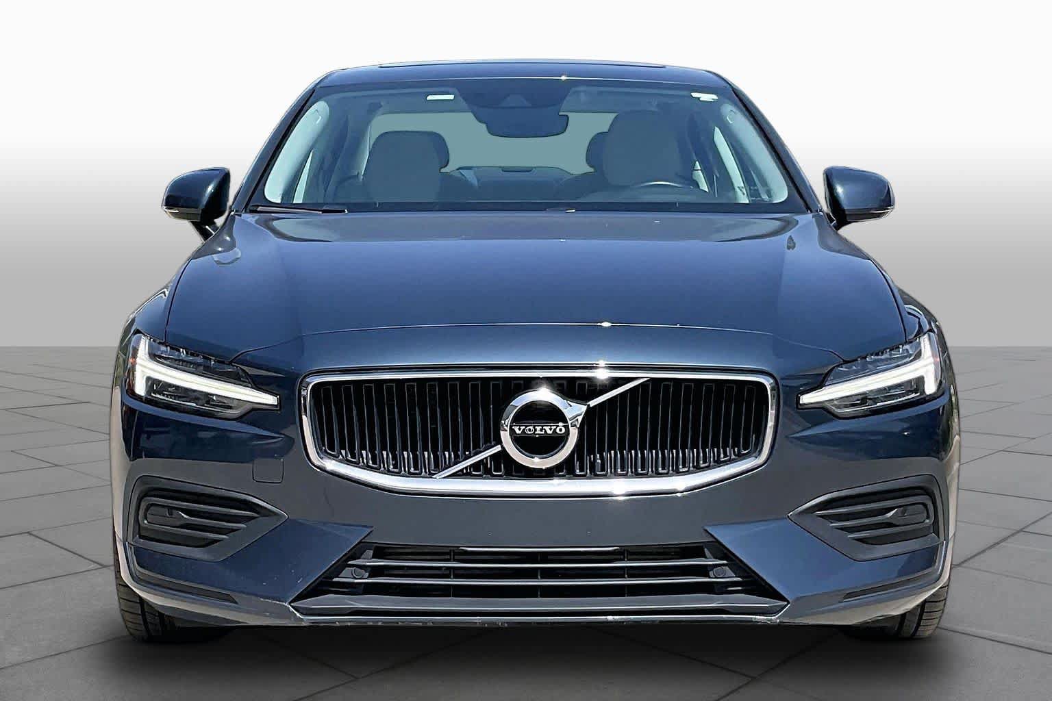 Used 2019 Volvo S60 T6 Momentum w/ Multimedia Package AWD/4WD image 4