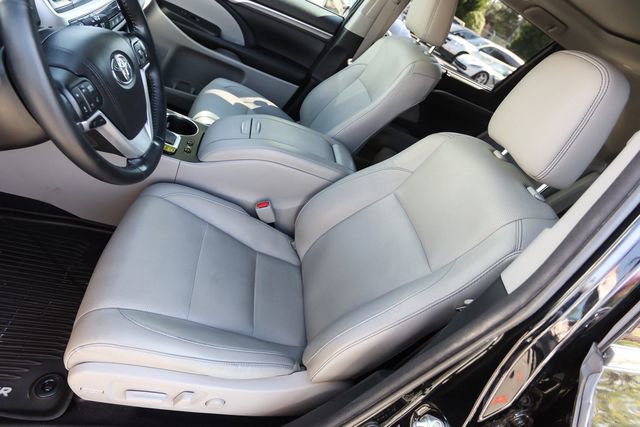 Used 2018 Toyota Highlander Limited Platinum image 37