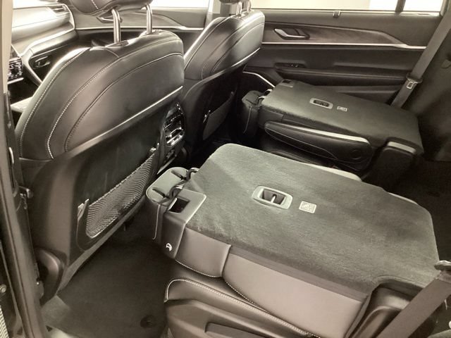 Used 2022 Jeep Grand Cherokee L Limited w/ Luxury Tech Group II AWD/4WD image 27