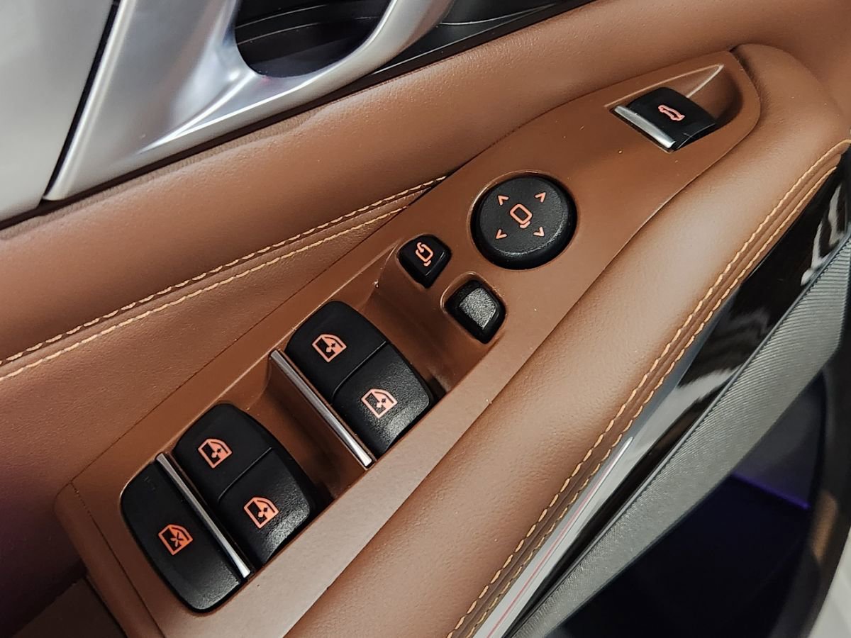 Used 2023 BMW X5 sDrive40i w/ M Sport Package image 43