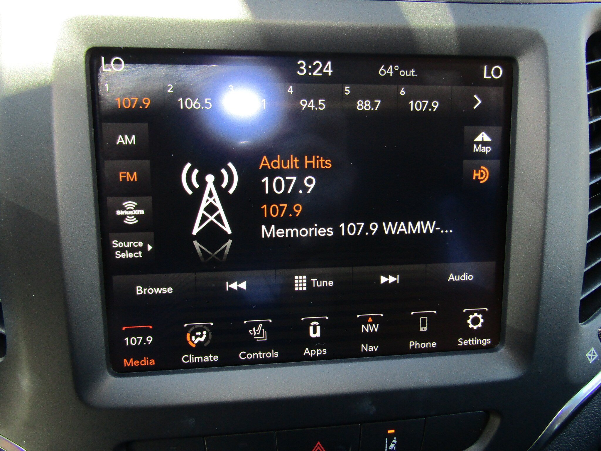 Used 2023 Jeep Cherokee Altitude Lux AWD/4WD image 24