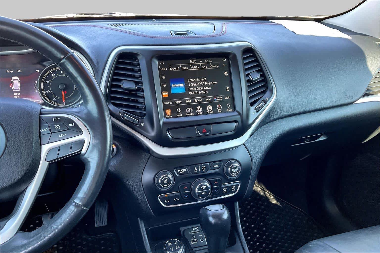 Used 2016 Jeep Cherokee Trailhawk w/ Comfort/Convenience Group AWD/4WD image 7