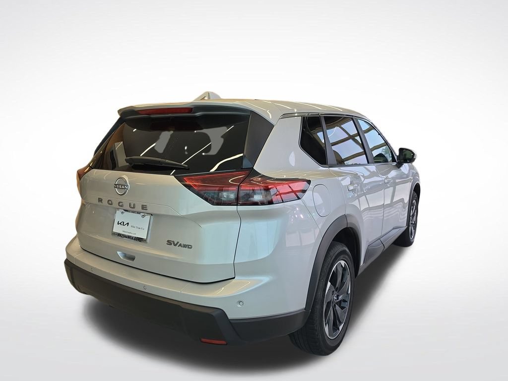Used 2024 Nissan Rogue SV AWD/4WD image 6