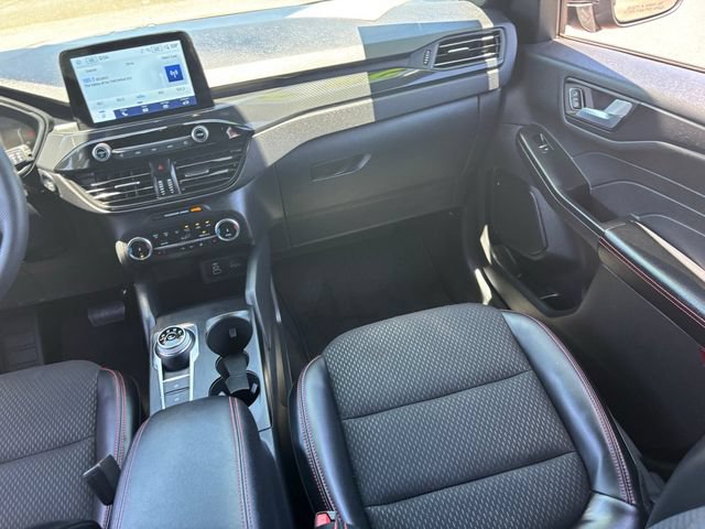 Used 2025 Ford Escape ST-Line Select AWD/4WD image 16