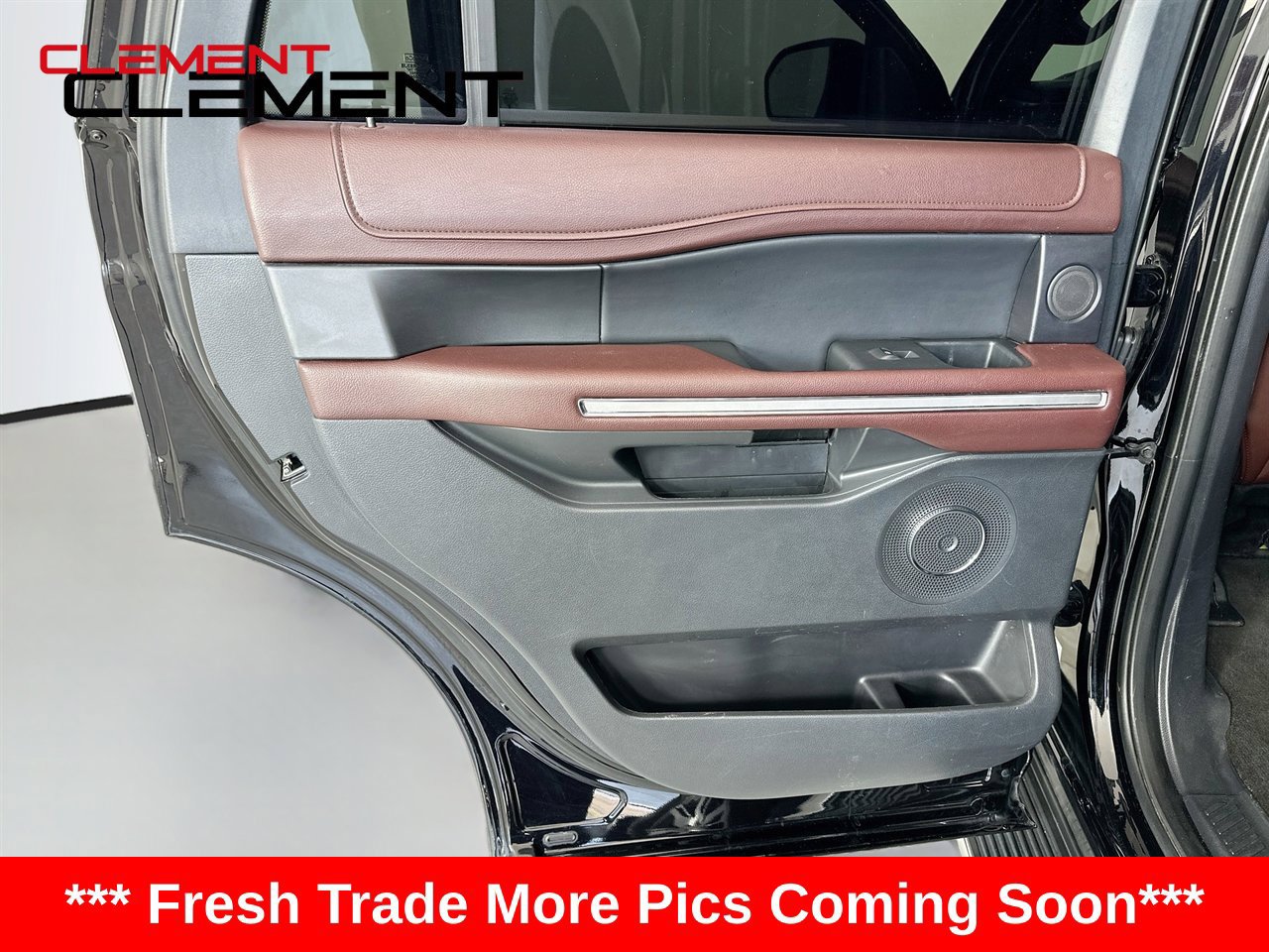 Used 2023 Ford Expedition Limited AWD/4WD image 32