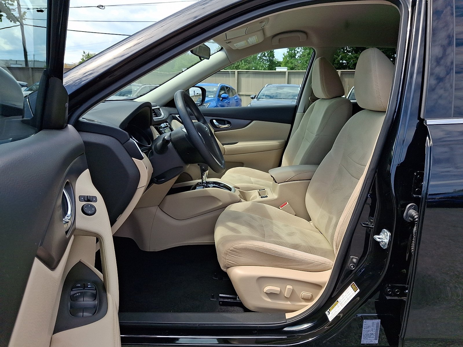Used 2016 Nissan Rogue SV w/ SV Premium Package FWD image 15