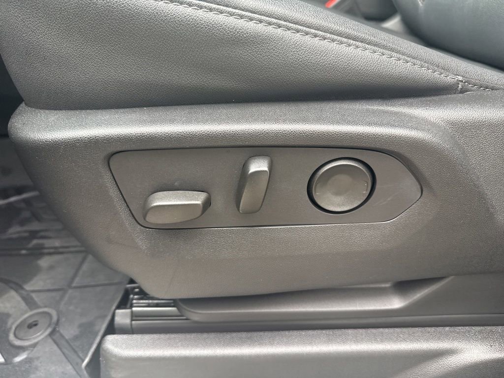 Used 2024 Chevrolet Tahoe Z71 w/ Luxury Package image 12