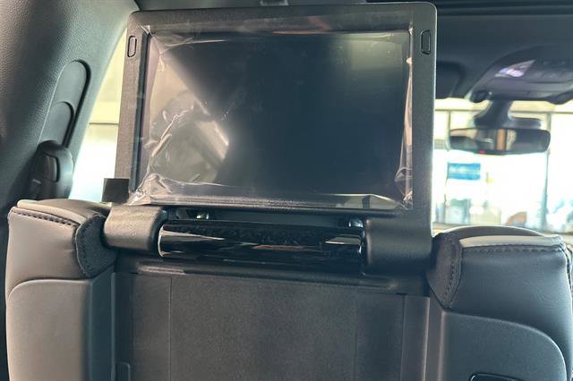 New 2026 Chrysler Pacifica Limited w/ Uconnect Theater Family Group image 12