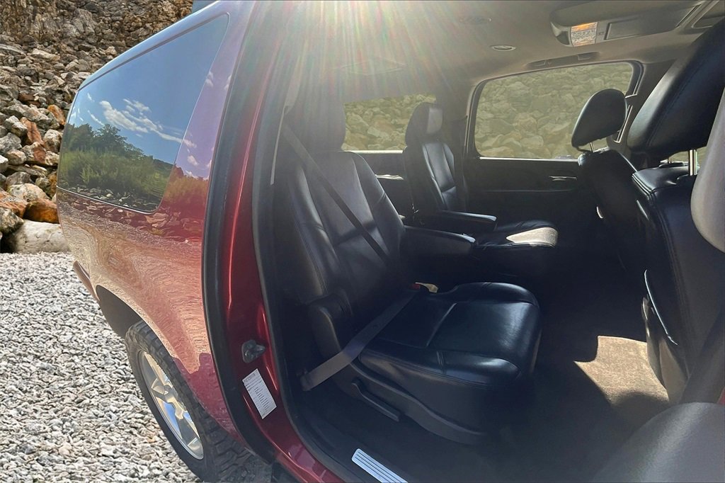 Used 2014 Chevrolet Suburban LTZ image 26