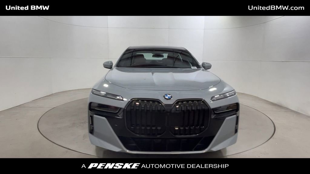 New 2026 BMW 760i xDrive w/ Executive Package image 3