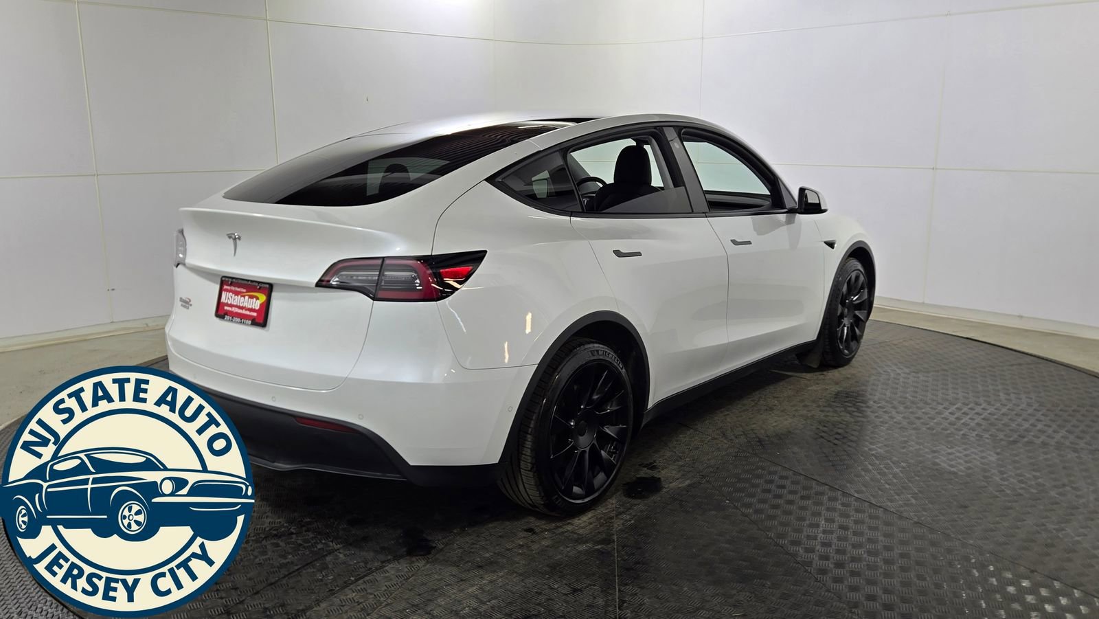 Used 2020 Tesla Model Y Performance image 10
