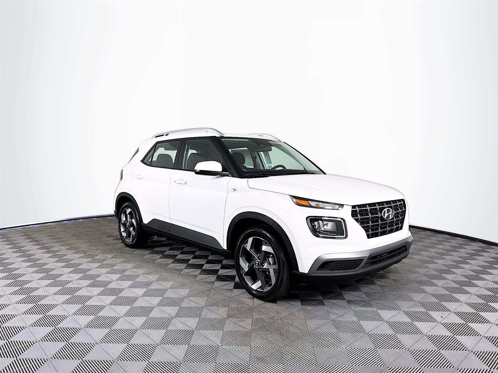 New 2025 Hyundai Venue SEL