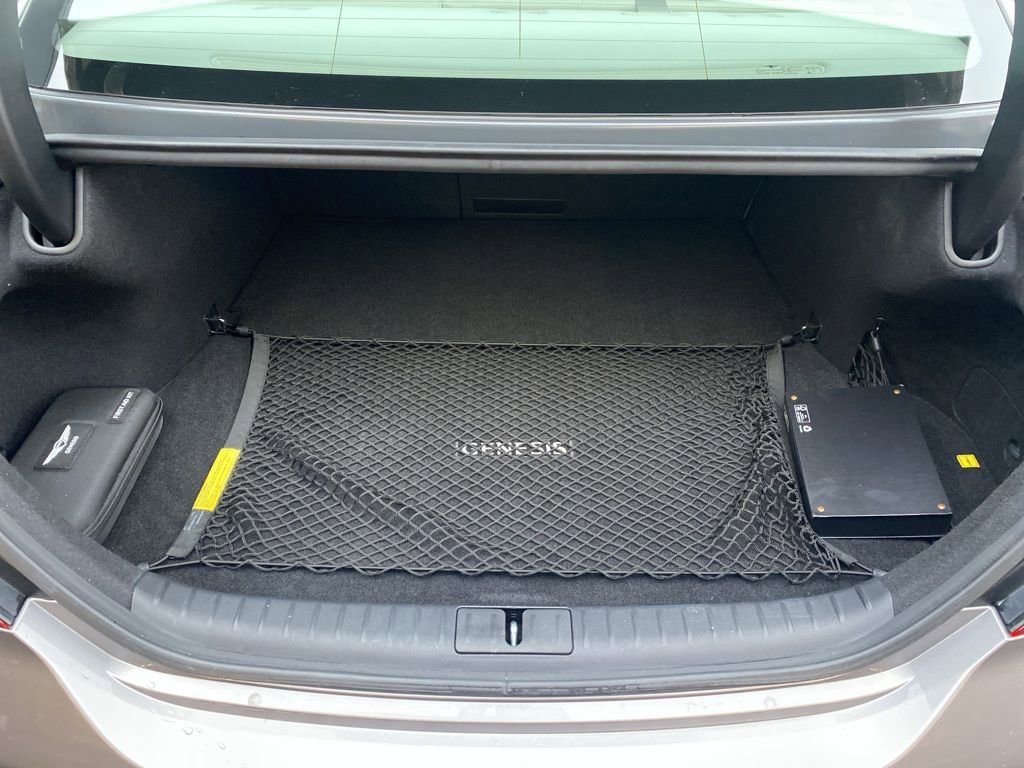 Used 2023 Genesis G70 2.0T image 13