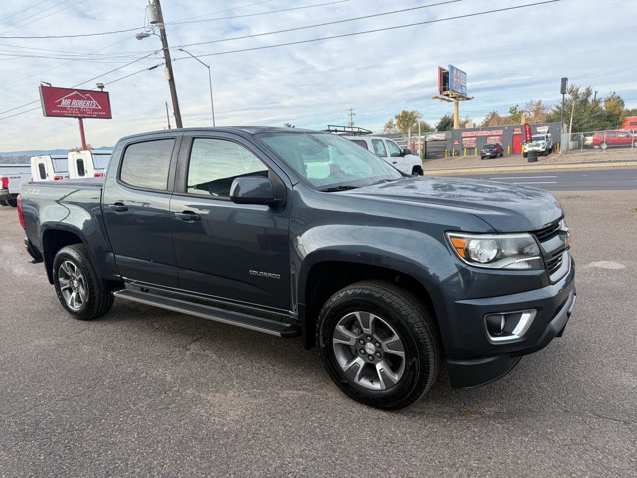 Used 2019 Chevrolet Colorado Z71 AWD/4WD image 2