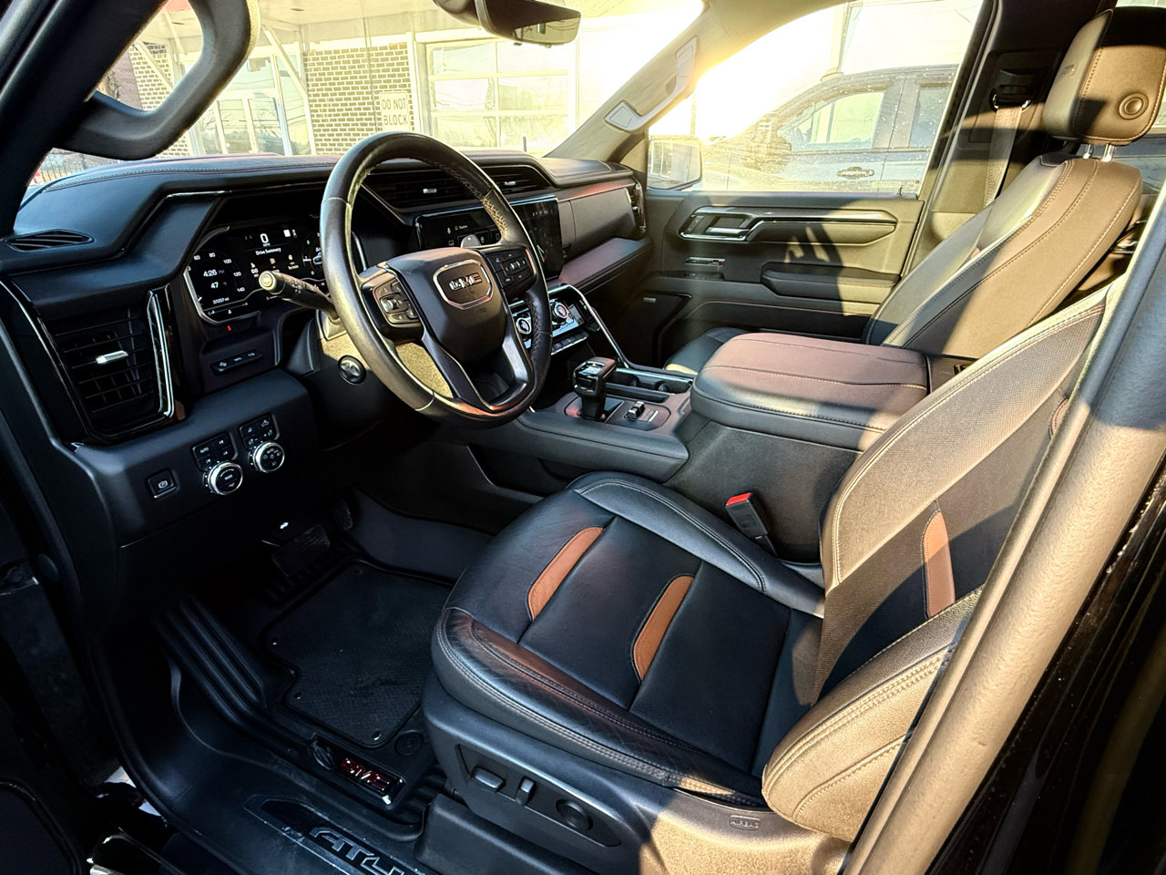 Used 2023 GMC Sierra 1500 AT4 w/ Technology Package image 9